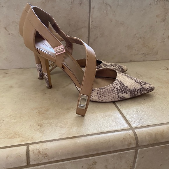 Snakeskin Heels - Picture 2 of 5